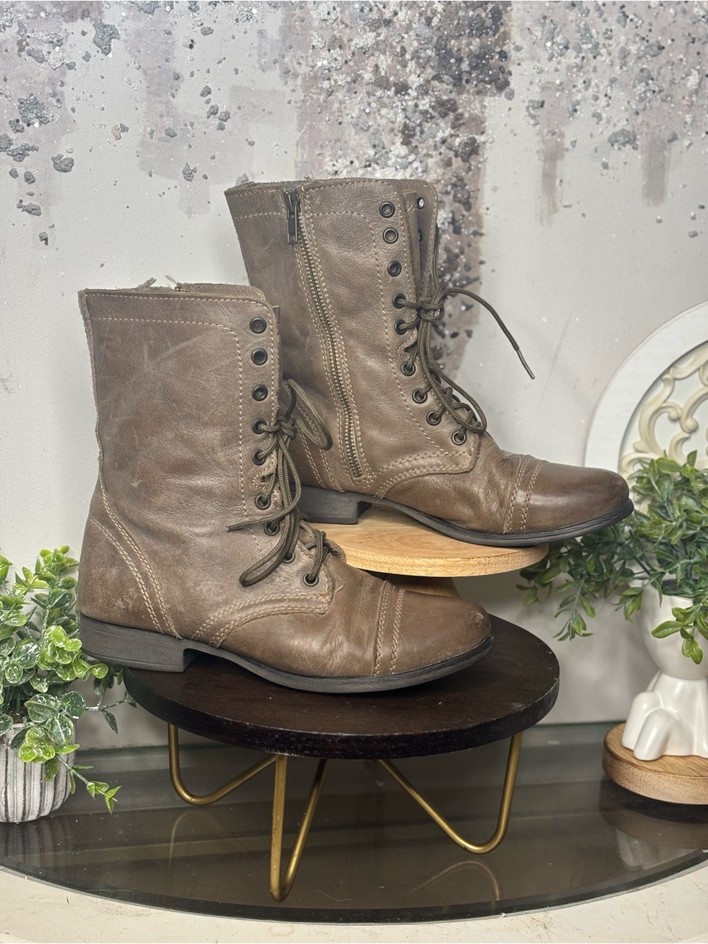 Steve Madden Troopa Distressed Gray Leather Combat Boots Women's Size 8